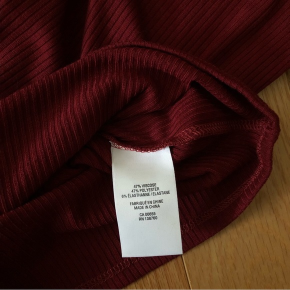 NWT Reitmans Mock Neck Top (Women’s size M) - Picture 4 of 7